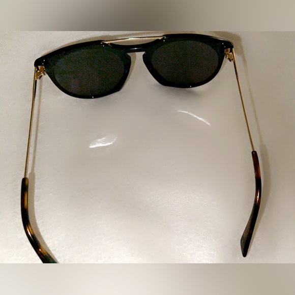 Gucci sunglasses - Picture 1 of 4